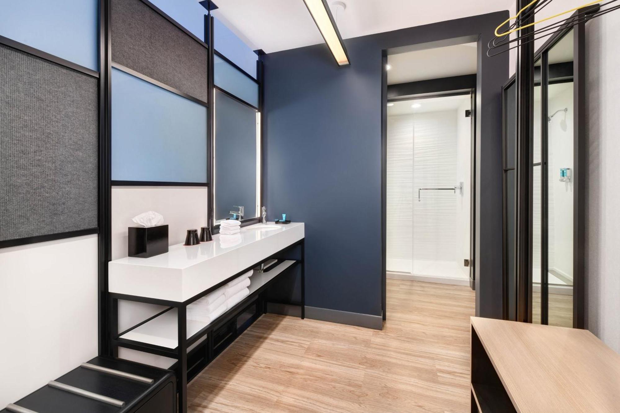 Aloft Cincinnati Hotel 3*